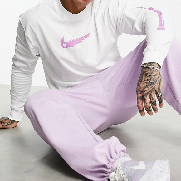 Nike Other - Nike shirt..FIRM